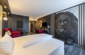 Plaza hotel